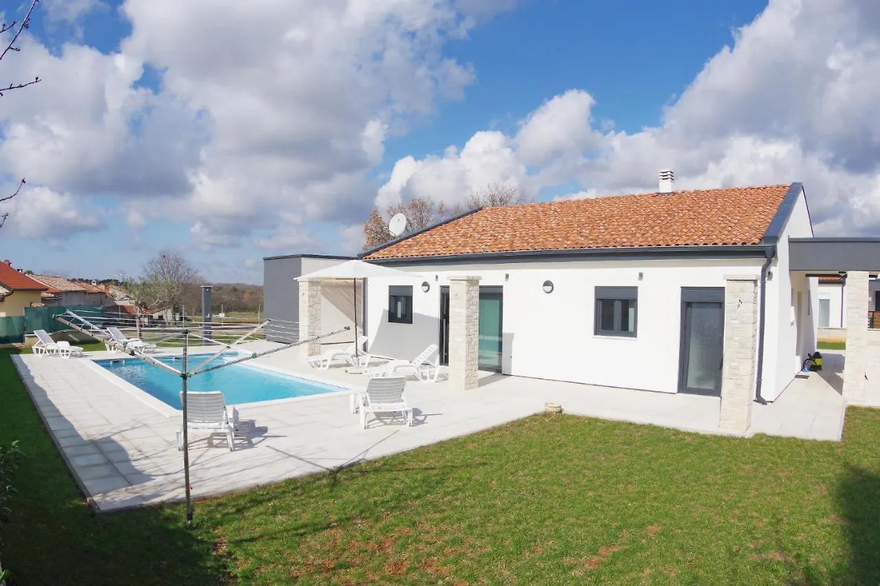 Beautiful Villa With Private Pool On Peaceful Location, Village Sveti Kirin Vodnjan