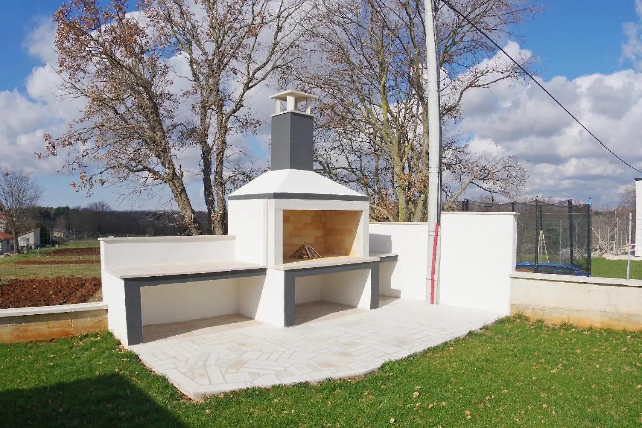 Beautiful Villa With Private Pool On Peaceful Location, Village Sveti Kirin Vodnjan 0*,  Kroatien