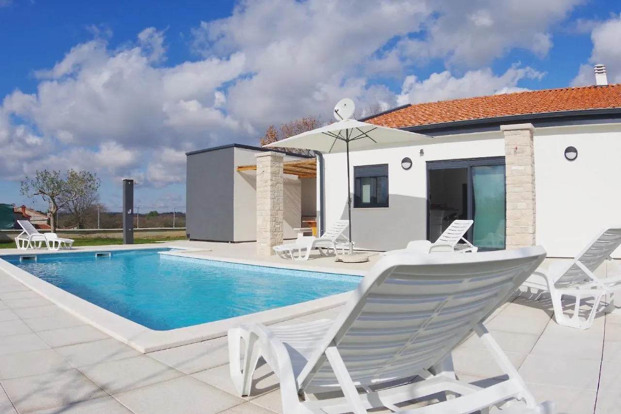 Beautiful Villa With Private Pool On Peaceful Location, Village Sveti Kirin Vodnjan