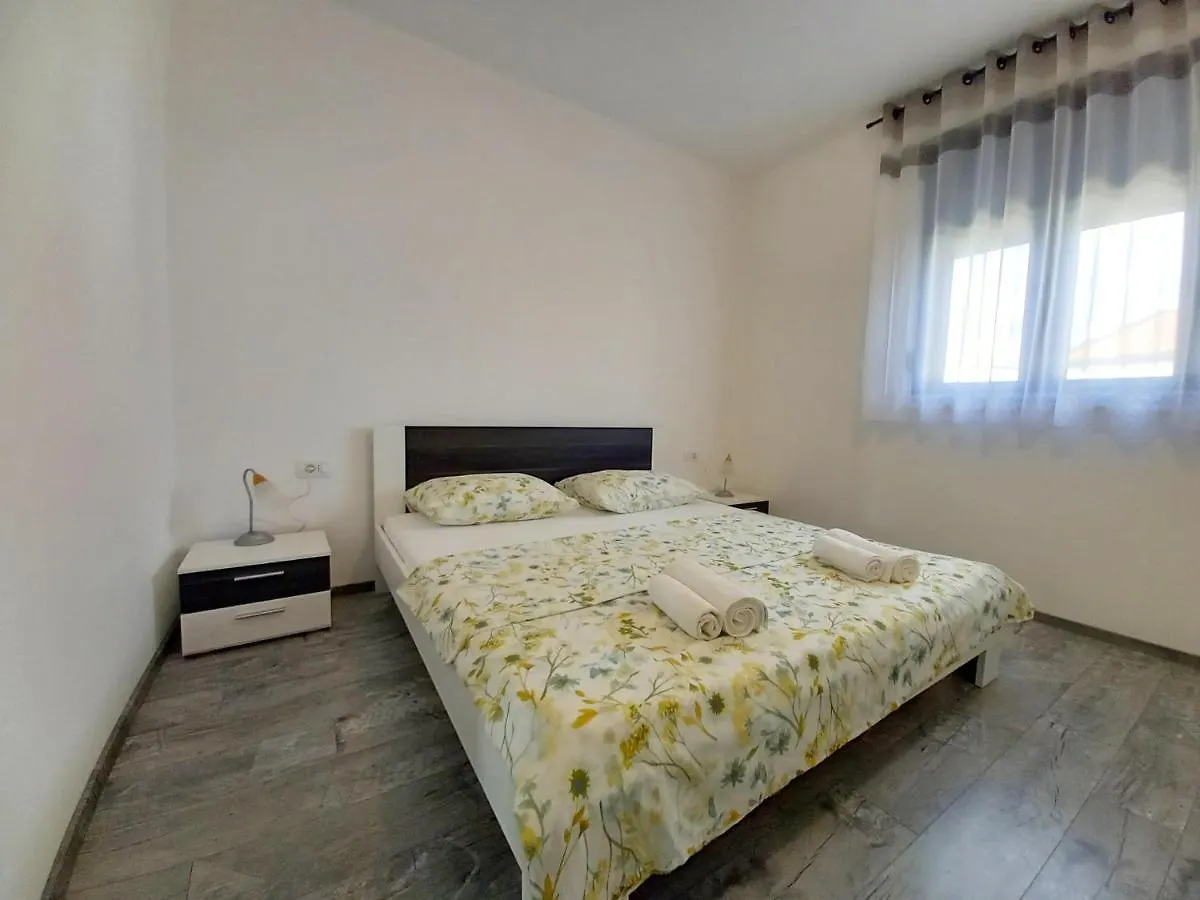Beautiful Villa With Private Pool On Peaceful Location, Village Sveti Kirin Vodnjan Kroatien