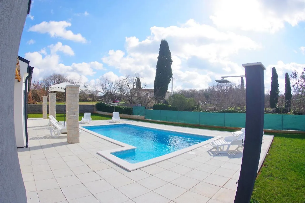 Beautiful Villa With Private Pool On Peaceful Location, Village Sveti Kirin Vodnjan