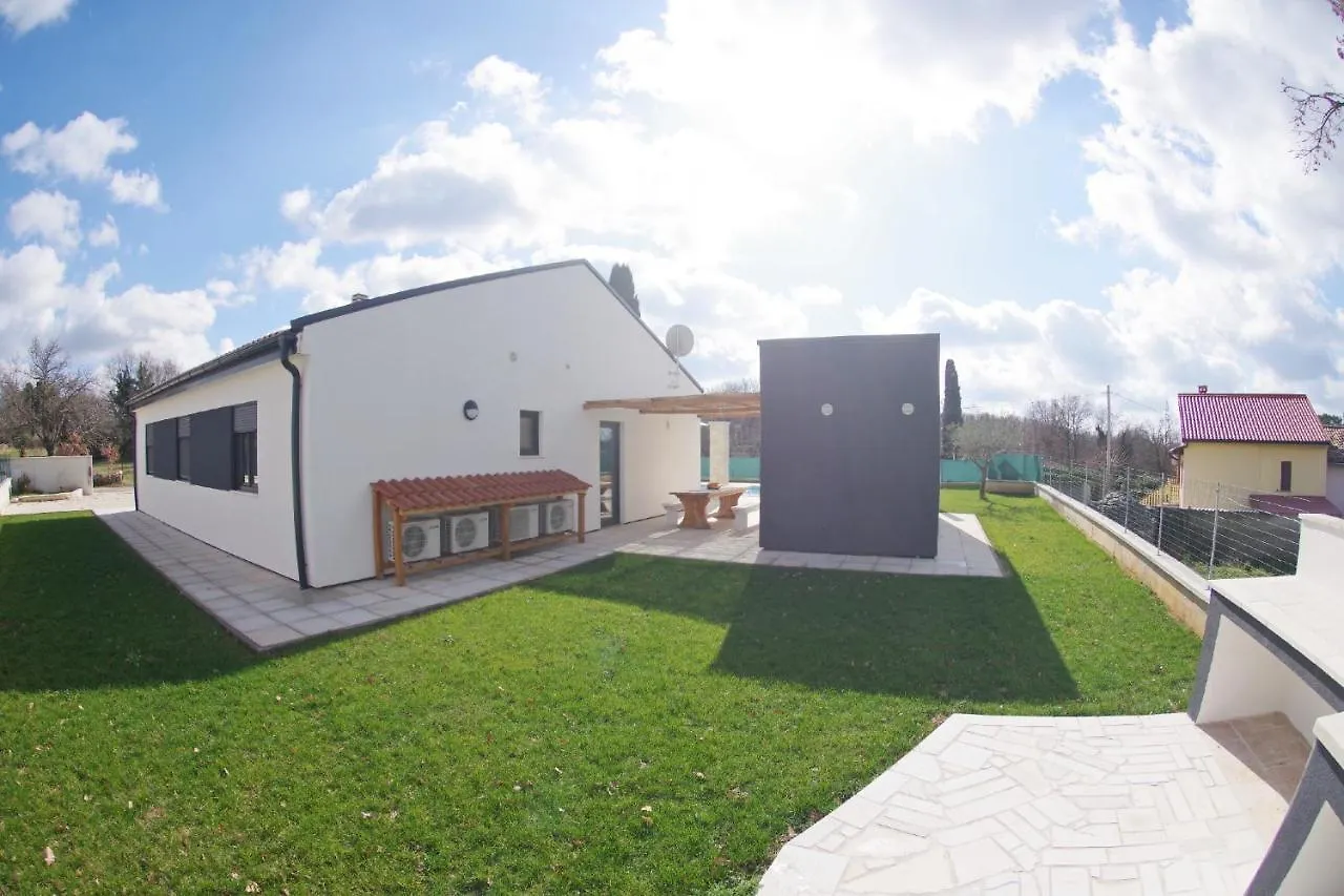 Beautiful Villa With Private Pool On Peaceful Location, Village Sveti Kirin Vodnjan