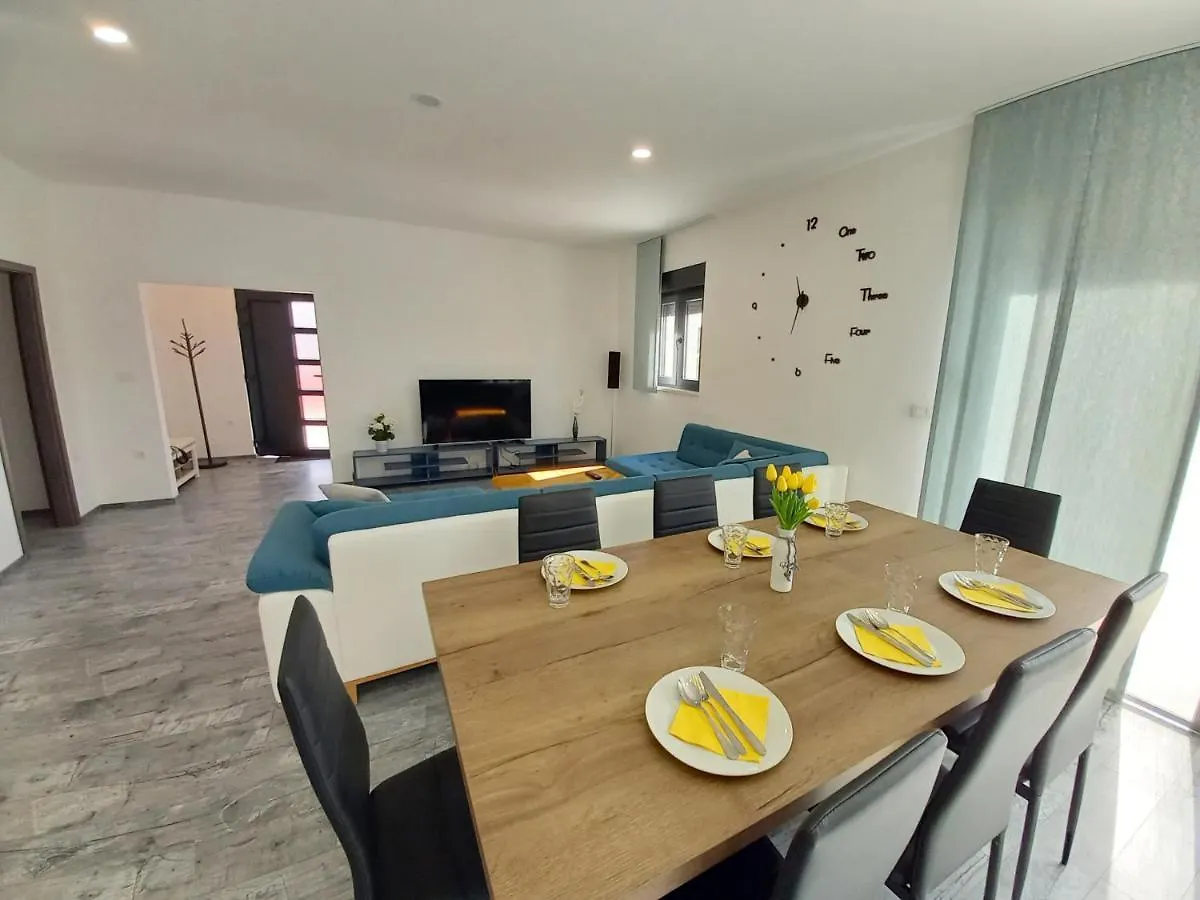 Beautiful Villa With Private Pool On Peaceful Location, Village Sveti Kirin Vodnjan 0*,  Kroatien